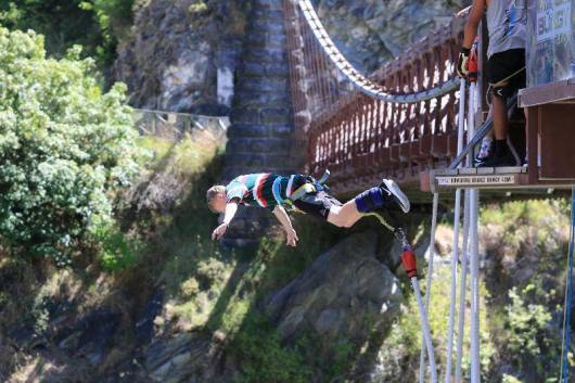 Elliot bungy jumps